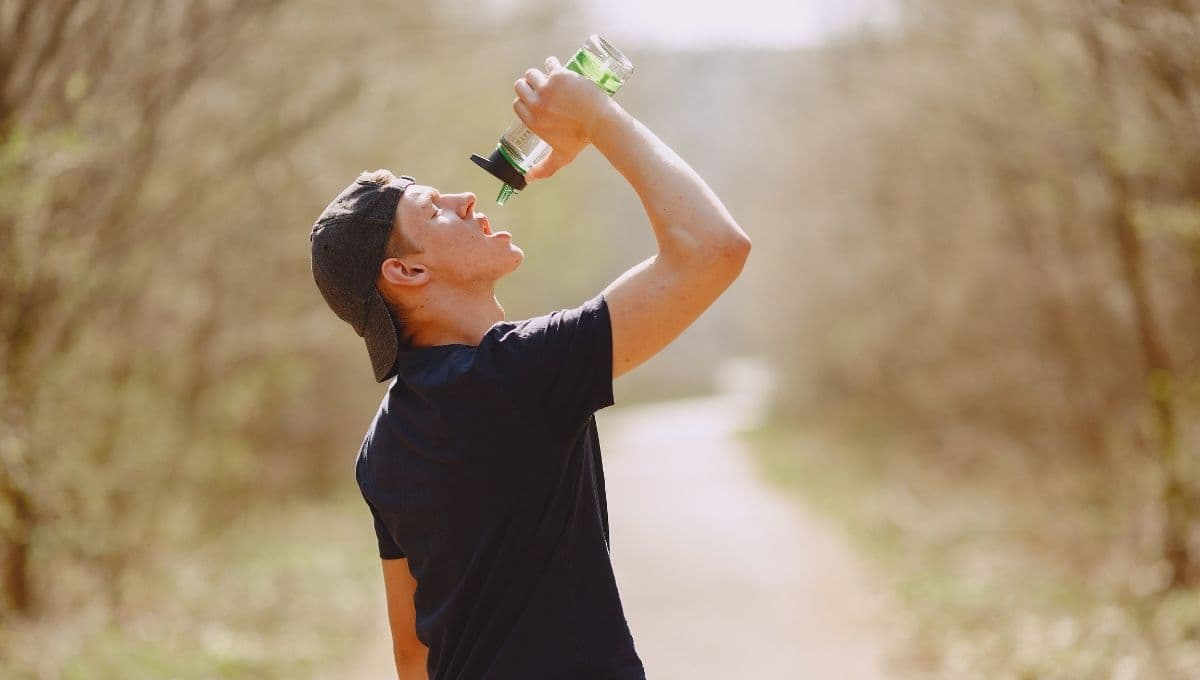 Onda de Calor: ¿Cuánta agua debes tomar para mantenerte hidratado?