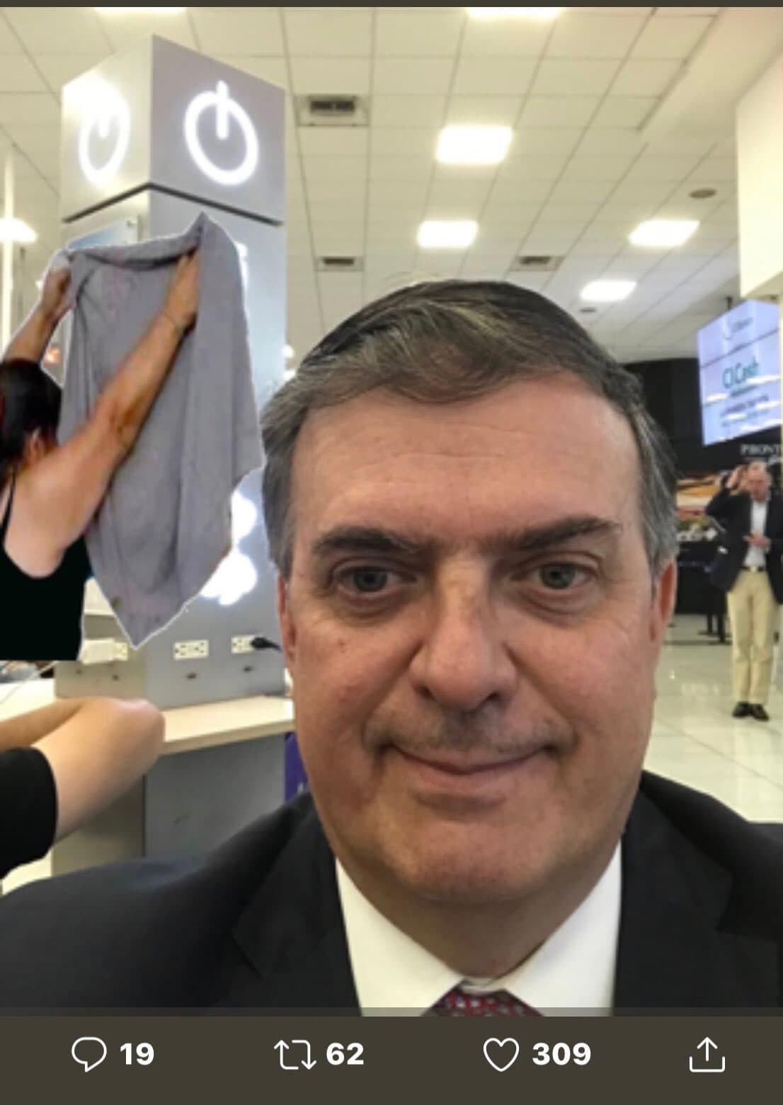 Los mejores memes del #EbrardSelfieChallenge