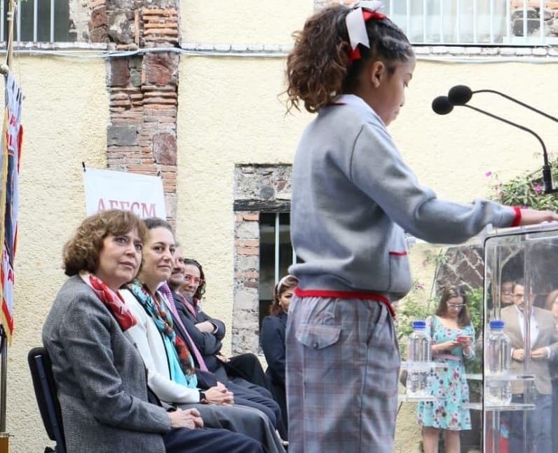 Niñas y niños podrán elegir si usan falda o pantalón en la escuela