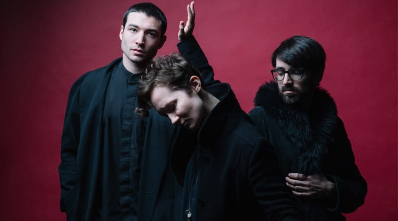 Conoce a Sons of an Illustrious Father, la banda de Ezra Miller