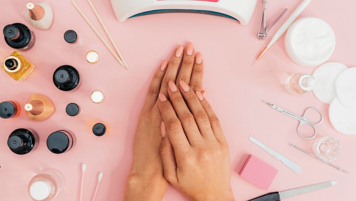 Diseños naturales de uñas con polygel: la manicura menos dañina