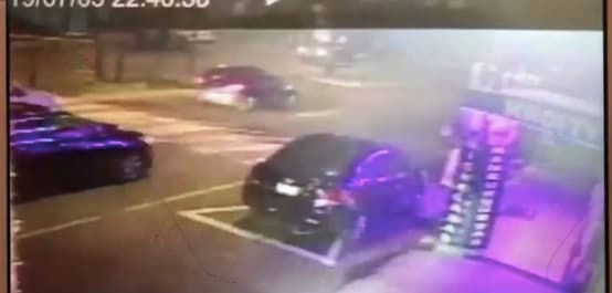 Dueño de local de hamburguesas se defiende de asaltantes en Tlalpan (VIDEO)