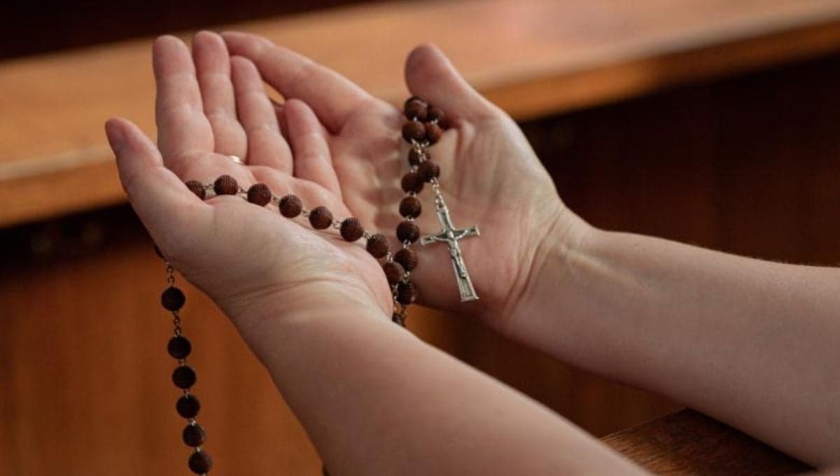 Rosario del Vía Crucis completo y cómo se reza