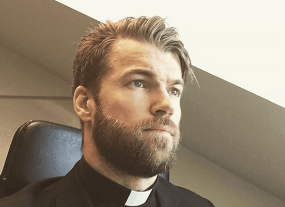 Chris Hemsworth tiene un ‘gemelo’ y es un sacerdote sueco