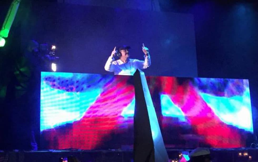 <div>Tiembla David Guetta.. ¡Pedro Sola debuta como DJ!</div>