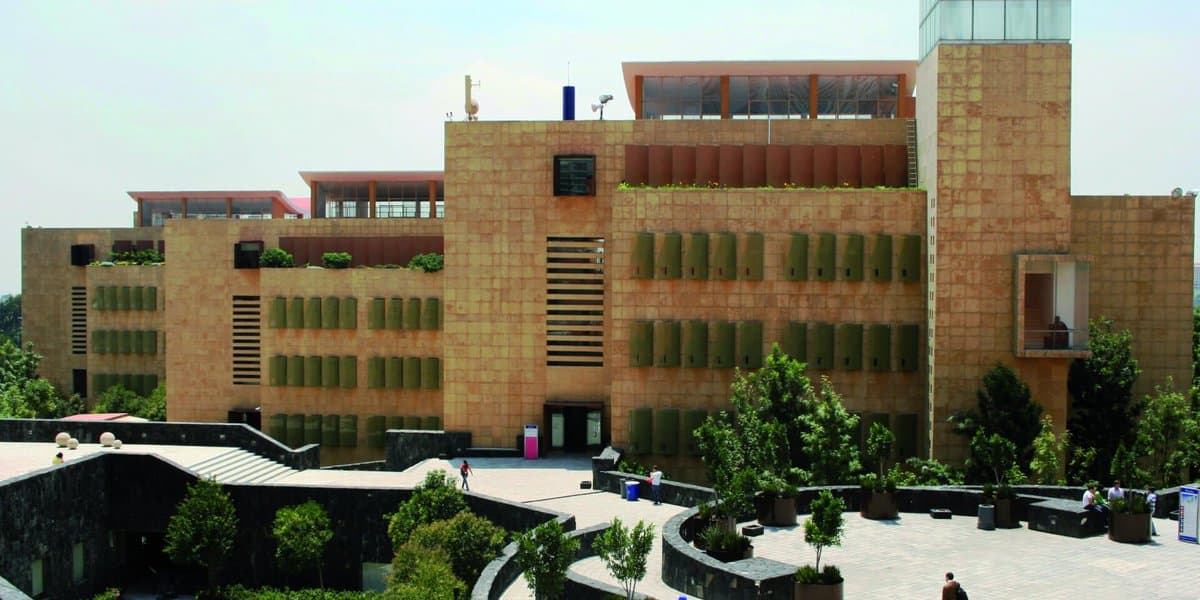 Reportan balacera dentro del Tec de Monterrey Santa Fe