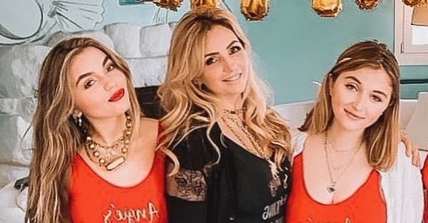 Angélica Rivera reaparece sin maquillaje y junto a su hija Sofía Castro