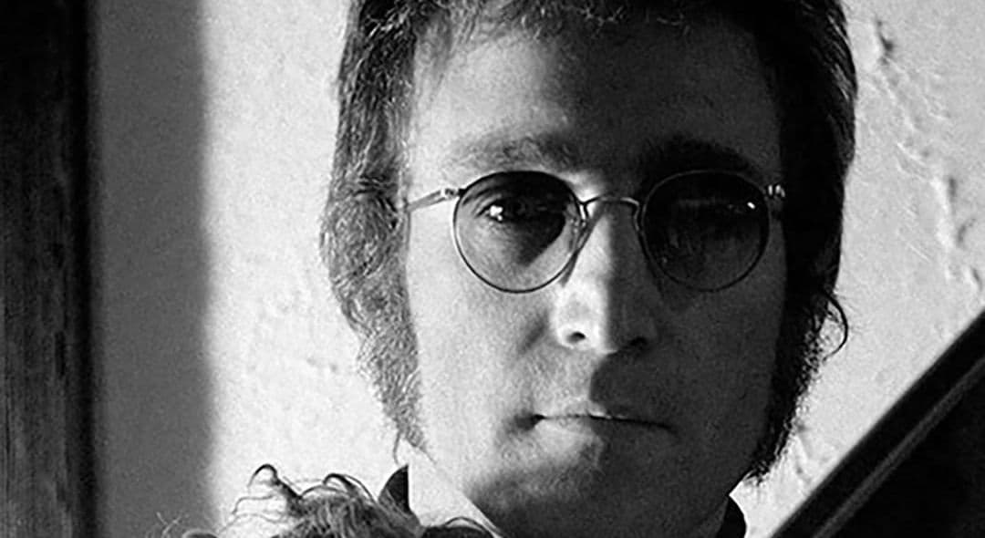 Icónicos lentes de John Lennon y multa de Ringo Starr serán subastados