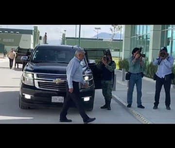 Usuarios critican a AMLO por viajar en camioneta blindada