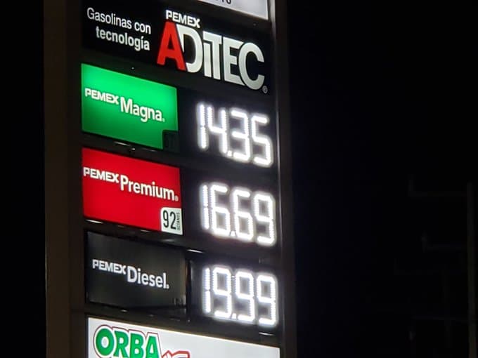 El ajuste al IEPS ya entró en vigor; esto pagarás por gasolina