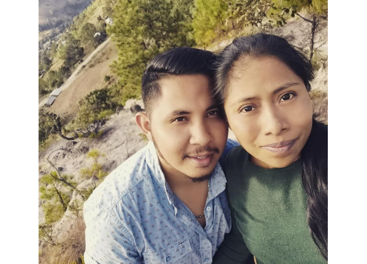 Novio de Yalitza Aparicio comparte tierna selfie con la actriz de Roma