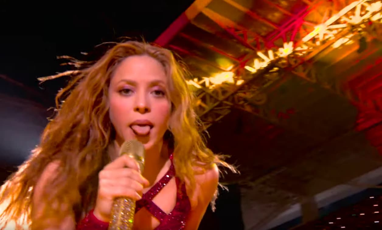 ¿Qué significa el gesto que hizo Shakira en el medio tiempo?