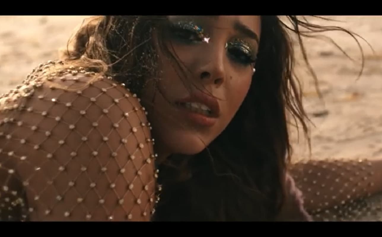 Danna Paola estrena ‘Sodio’ donde descubre traición de su novio