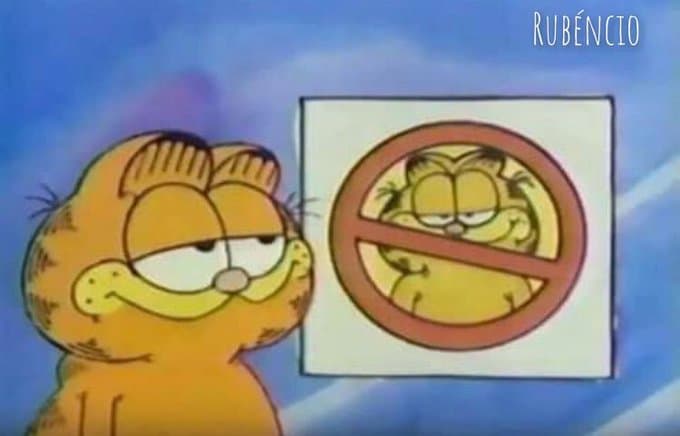 Avelina Lésper destruye obra y deja los mejores memes en redes