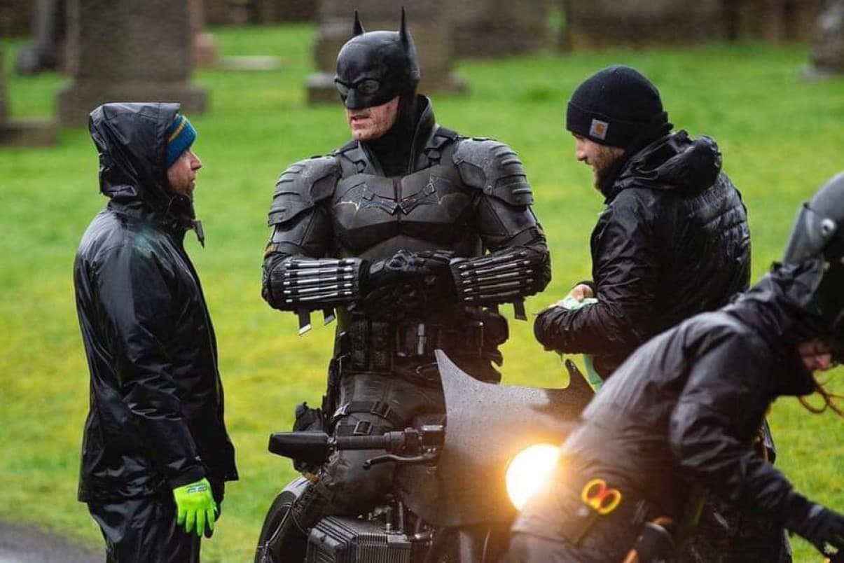 FOTOS: Así es el nuevo traje de Batman que portará Robert Pattinson