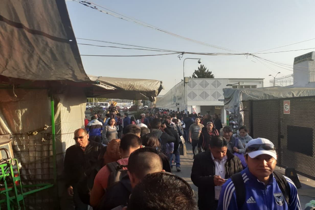 VIDEO: Caos en el Metro Pantitlán por cierre de estaciones de la Línea 5