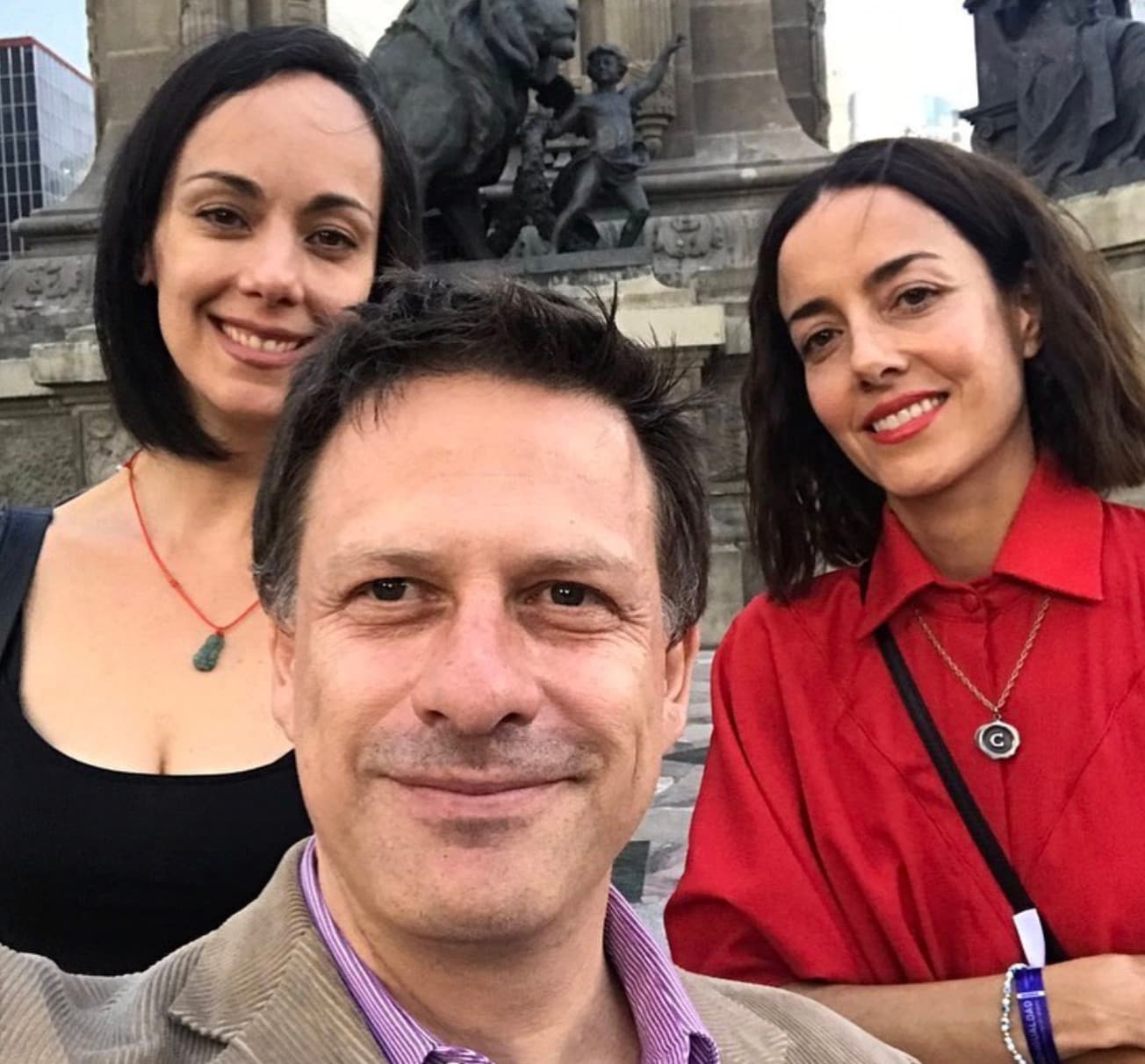 Belaunzarán regala sus libros para pasar la cuarentena de COVID19
