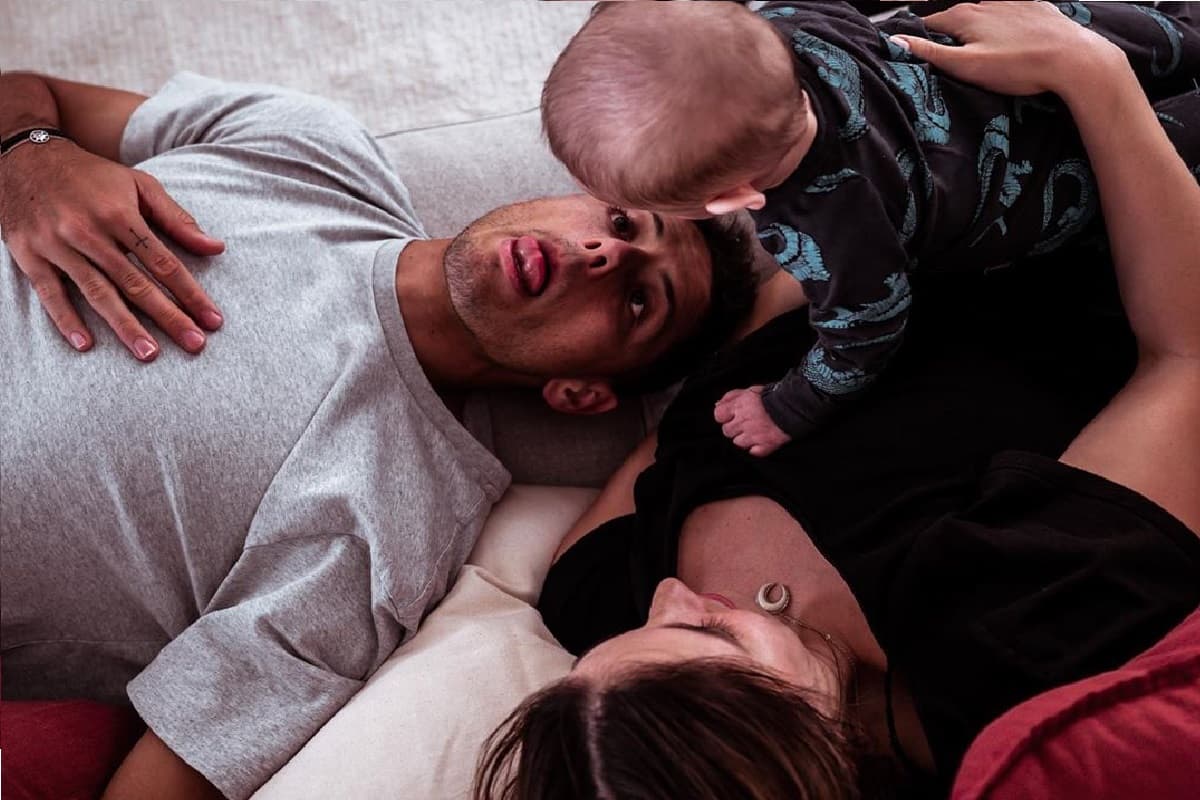 ‘Chicharito’ anuncia su segundo hijo con Sarah Kohan