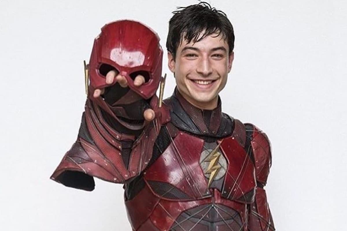 Ezra Miller ataca y ahorca a una fan durante pelea callejera