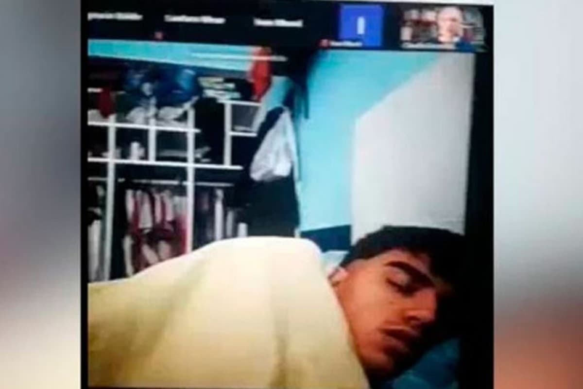 VIRAL: Profesor encuentra a alumno dormido en plena clase virtual