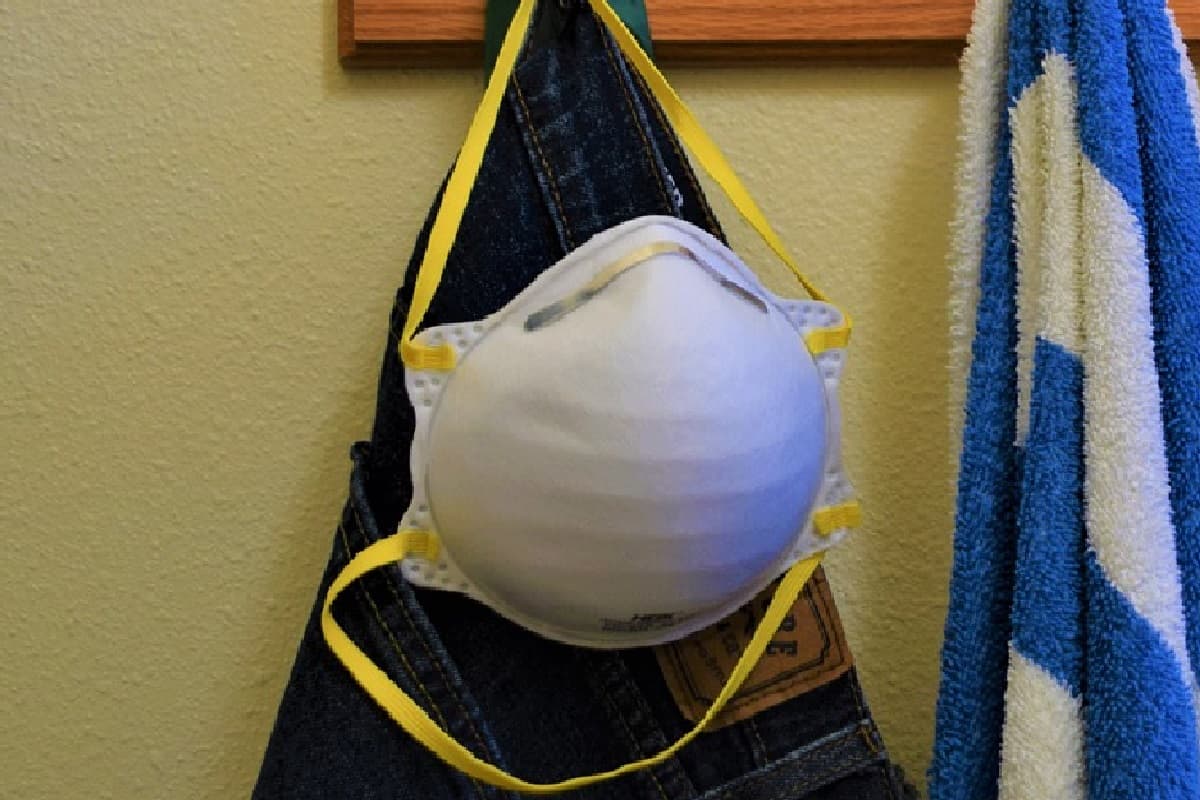 Detectan venta de cubrebocas N95 piratas en internet