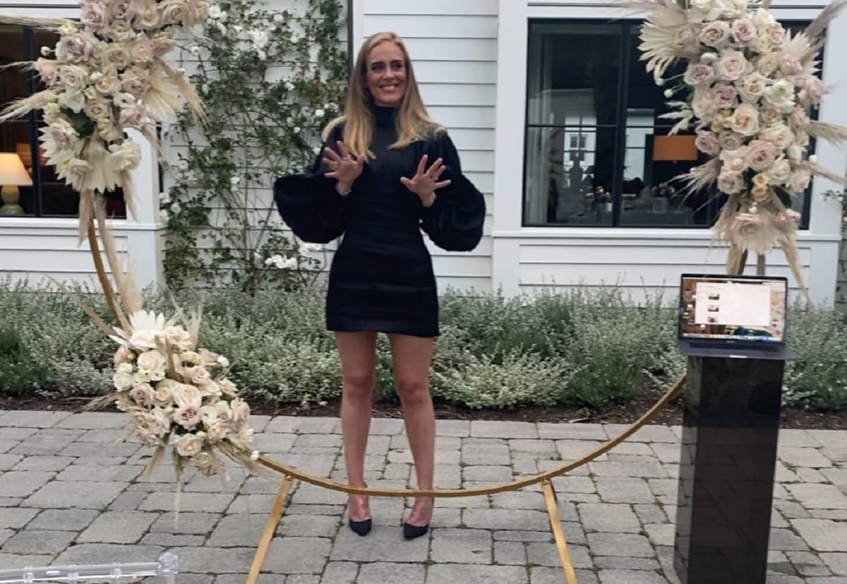 Adele hace un homenaje a personal médico en su cumpleaños