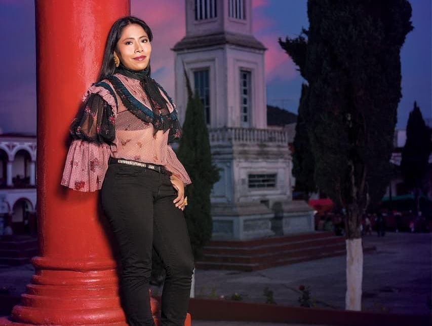 Yalitza Aparicio reaparece en video para agradecer a personal médico