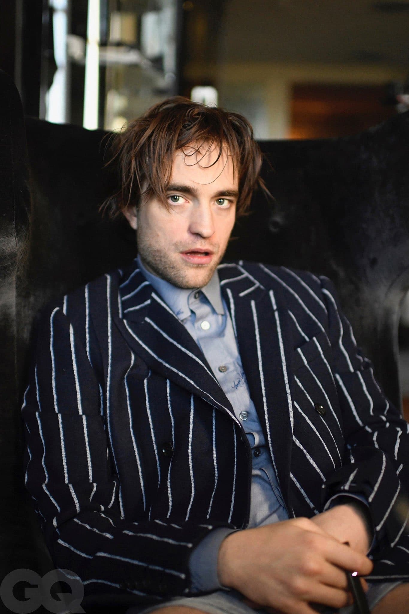 Robert Pattinson se autorretrata para GQ durante la cuarentena