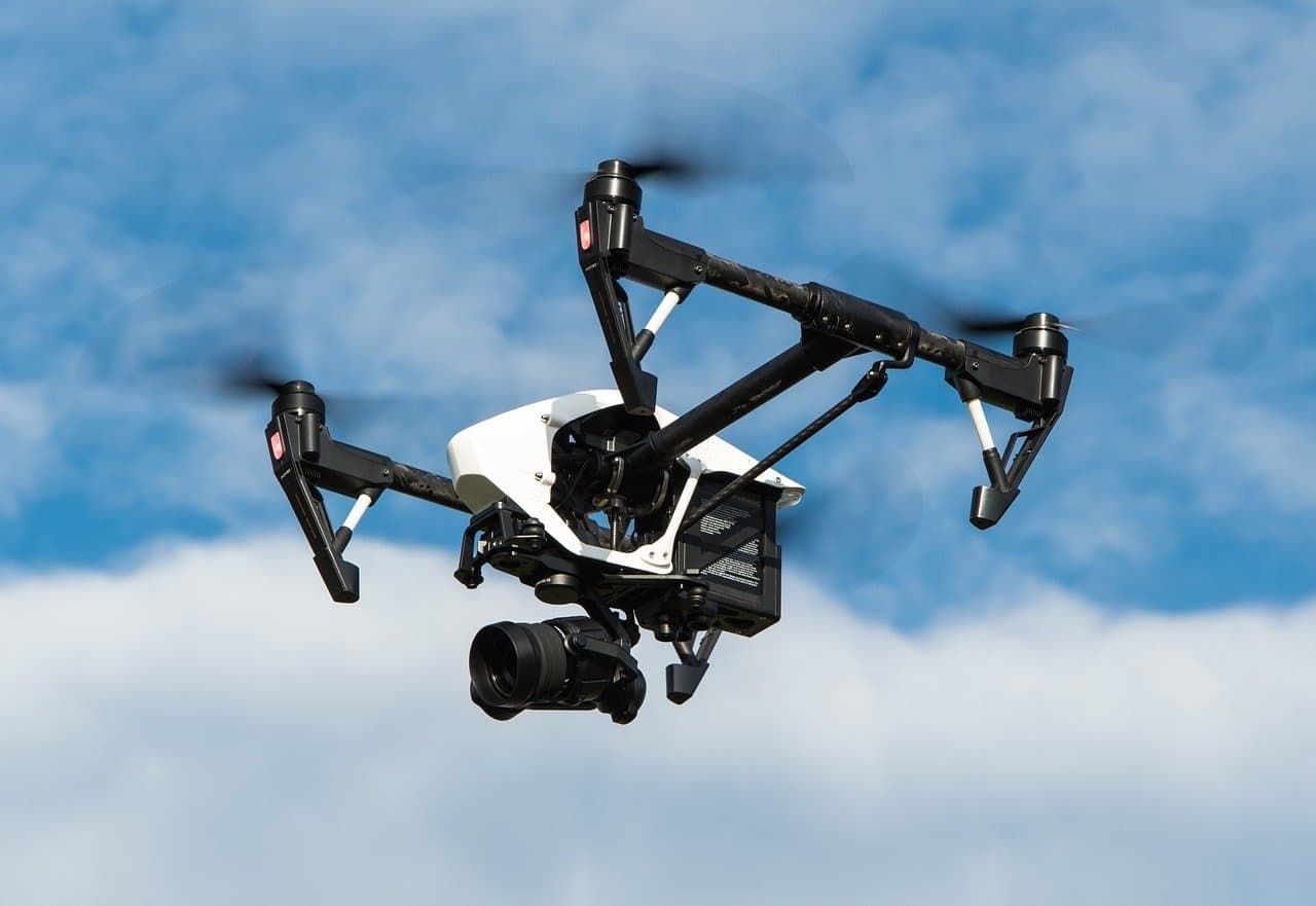 Drones sanitizan Polanco desde el aire