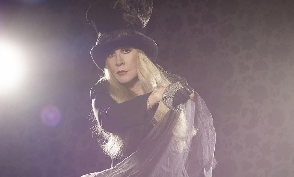 ¿Por qué llaman a Stevie Nicks la bruja blanca?