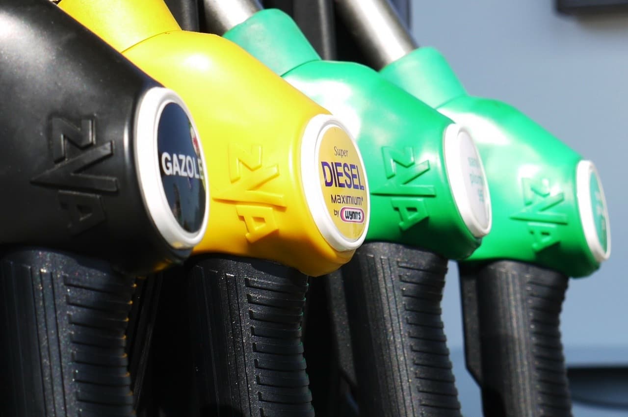 ¿Por qué es más barato el diésel que la electricidad?