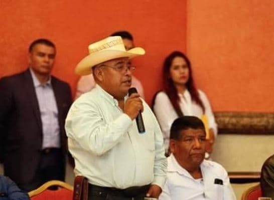 Pobladores de Ajalpan, Puebla atacan a fumigadores