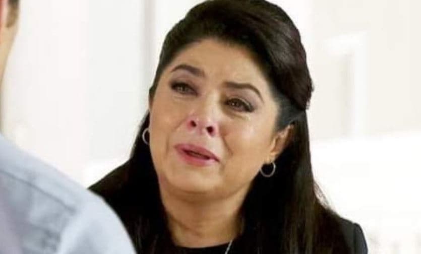 Victoria Ruffo se vuelve MEME por reestreno de ‘Corona de Lágrimas’