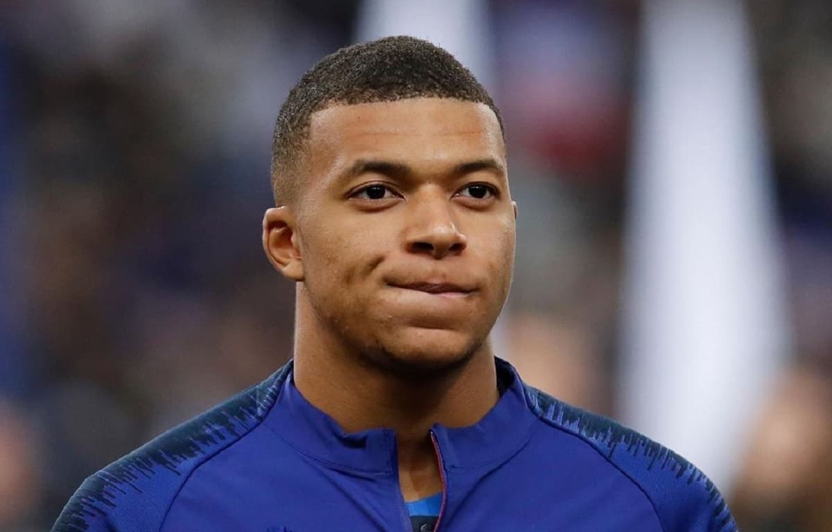 Kylian Mbappé dio positivo a prueba de Covid-19