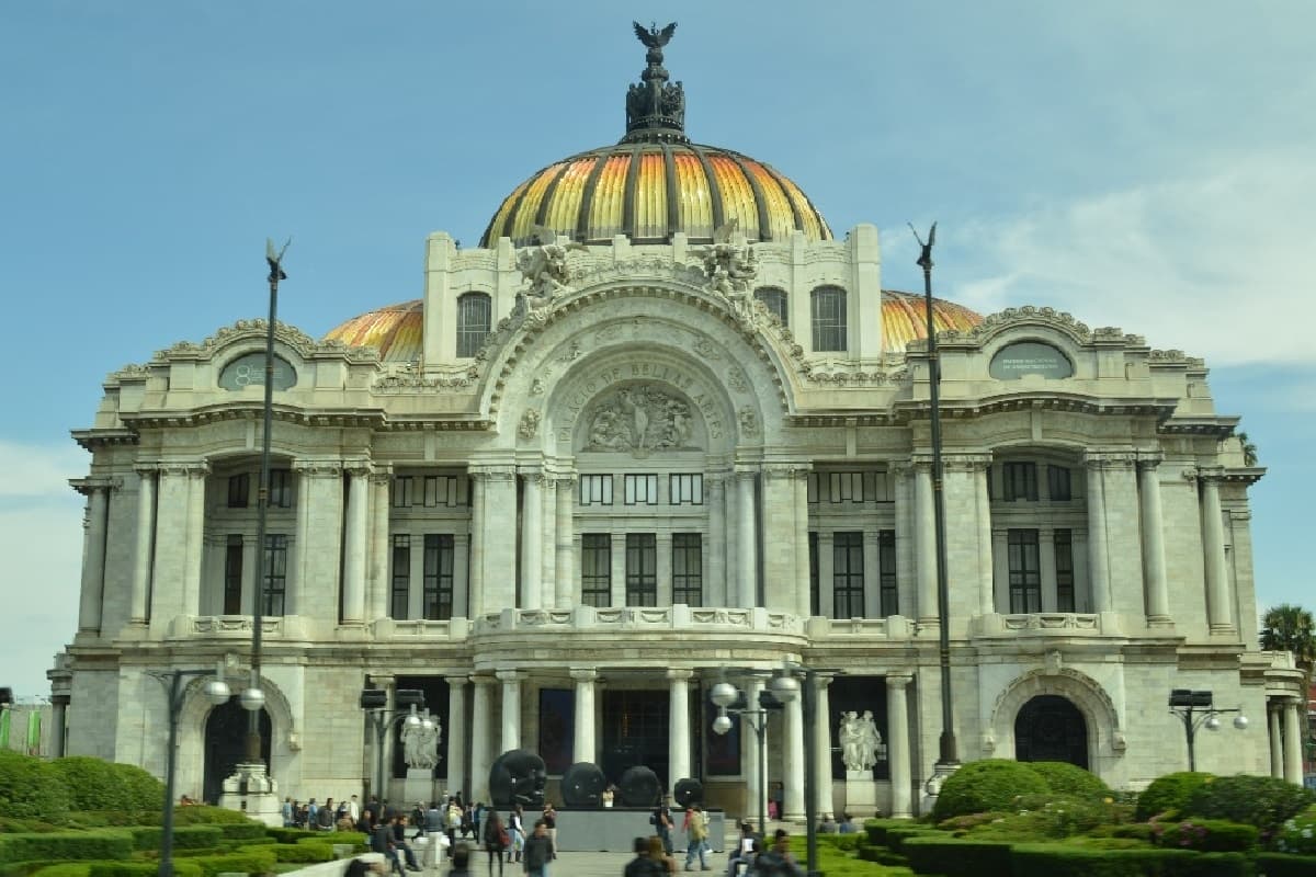 ¿Por qué se esta hundiendo el Palacio de Bellas Artes?