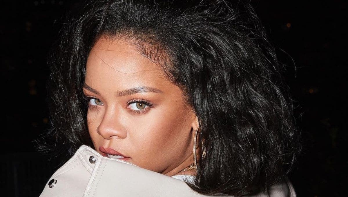 Rihanna ENCIENDE Instagram con atrevida FOTO topless