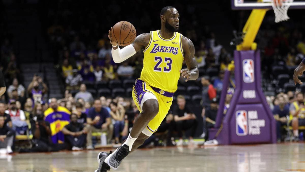 El Rey LeBron se estrena con los Lakers