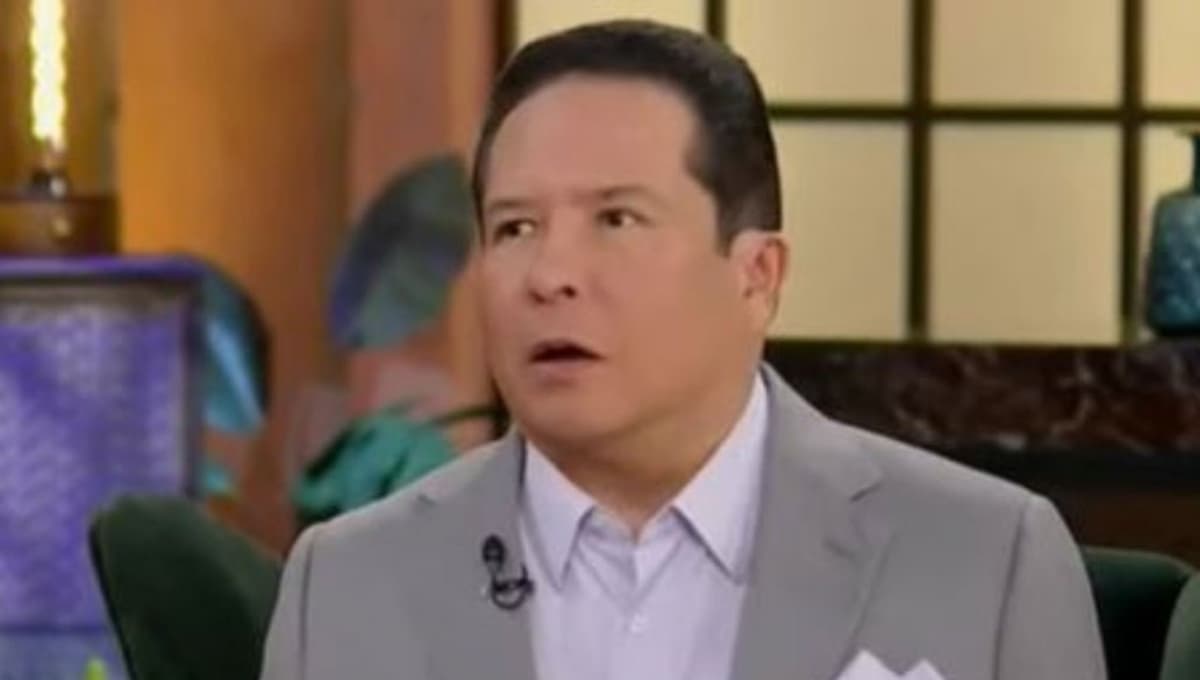 Gustavo Adolfo Infante hace OSO y confunde a Vicente Fernández con Pedro Infante (VIDEO)