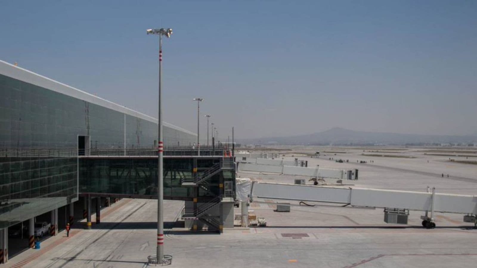 ¿Cómo llegar al AIFA? 5 vías de acceso principales y rutas