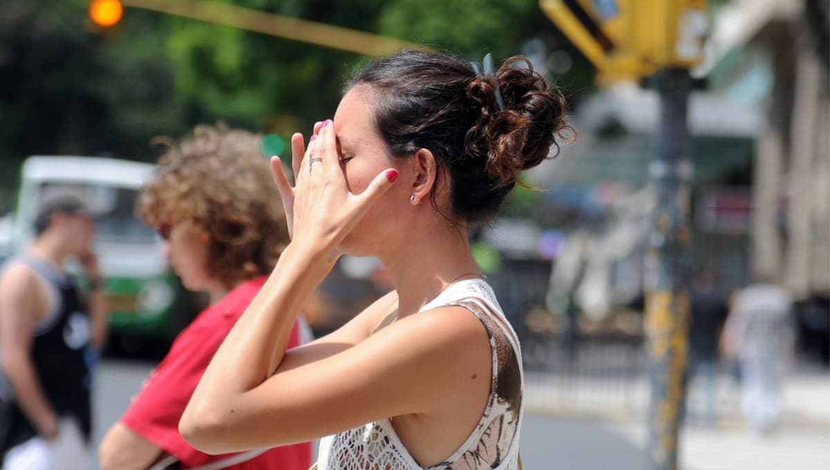 ¿Qué es y cómo prevenir un golpe de calor en la CDMX?