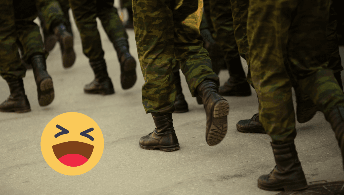 Acude a hacer su servicio militar y es la BURLA por su extraño nombre (VIDEO)
