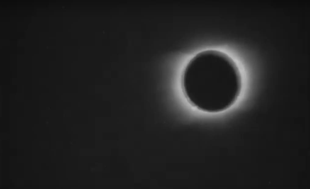 Mira el primer video de un eclipse solar, grabado por un mago en 1900
