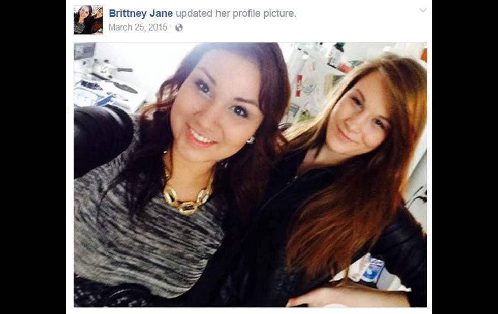 <div><em>Selfie</em> en Facebook ayuda a resolver el asesinato de una mujer</div>