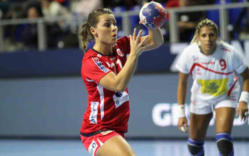 Jugadora acusa a seleccionados de difundir sus fotos desnuda