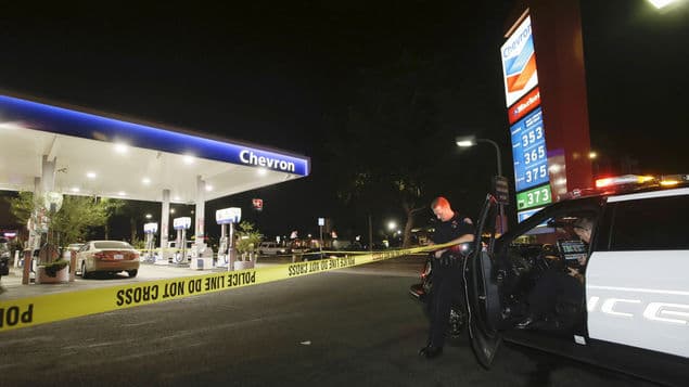 Un hombre apuñala a 6 personas en California