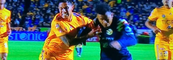 Los errores de Salcedo en el Tigres vs América