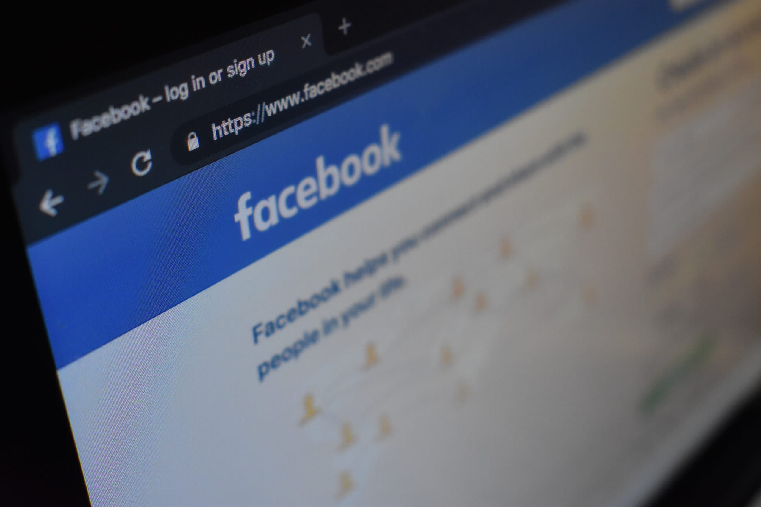 Facebook permitirá guardar archivos multimedia en Google Fotos