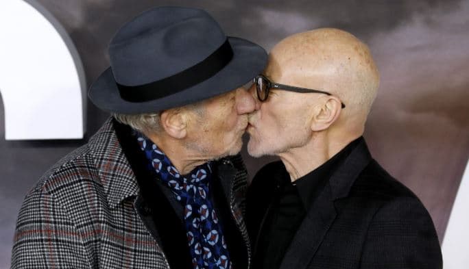 Magneto le pide matrimonio al Profesor Xavier