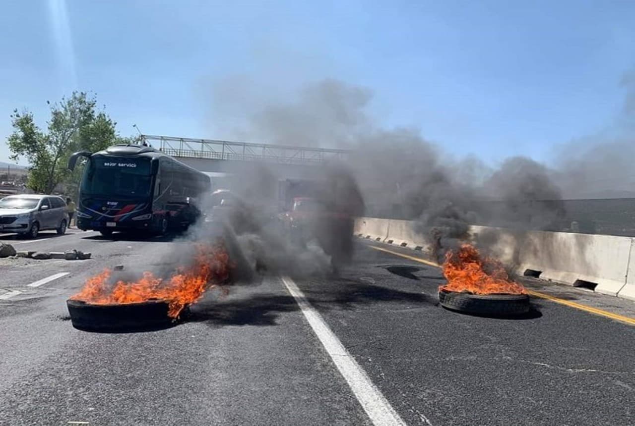 Protestas bloquean la autopista México – Puebla