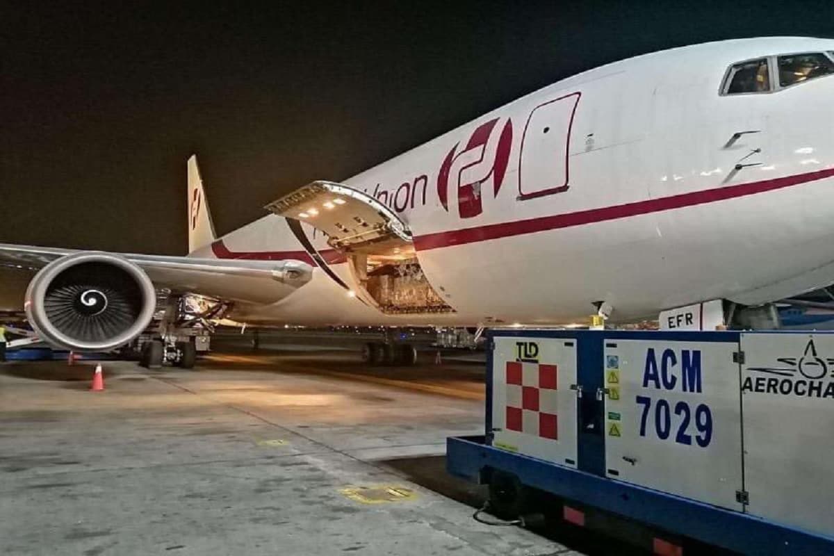 México recibe insumos médicos como donación por parte de China